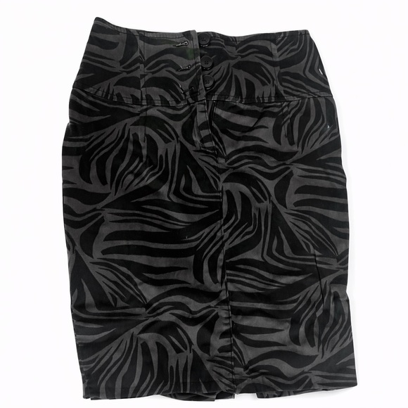 H&M Black Zebra Pattern Pencil Skirt - Picture 2 of 2